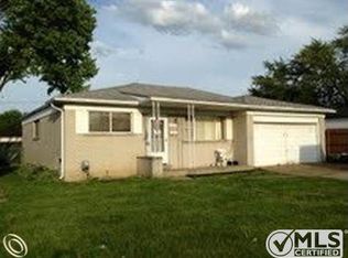 27134 Fairfield Dr, Warren, MI 48088