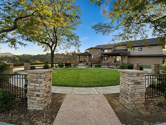 4th image of 16997 Sky Valley Dr