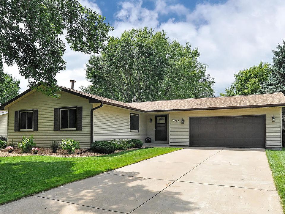 2955 Weston Lane N, Plymouth