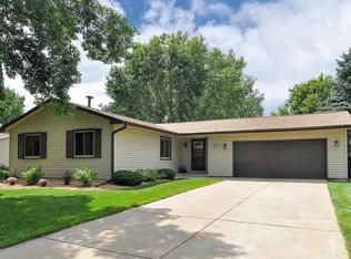2955 Weston Ln N, Plymouth, MN 55447