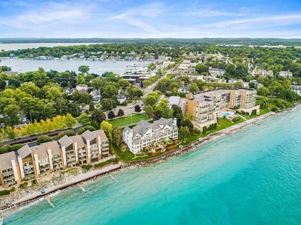 103 W Dixon Ave APT 503, Charlevoix, MI 49720