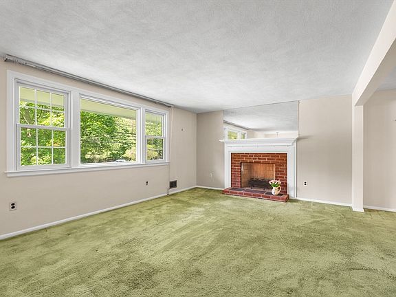3rd image of 348 Belknap Rd