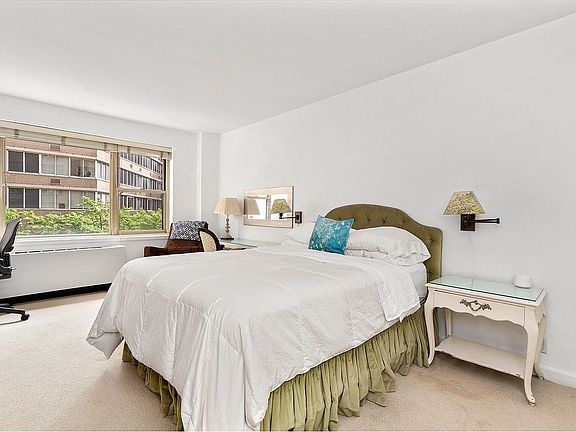 3rd image of 415 E 52nd St APT 2BC
