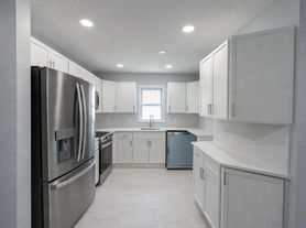 95 19th Ave, Newark, NJ
