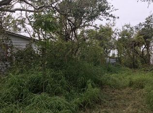 407 S Kossuth St, Rockport, TX 78382