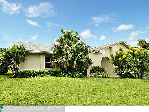 Home For Sale In Cameo Woods