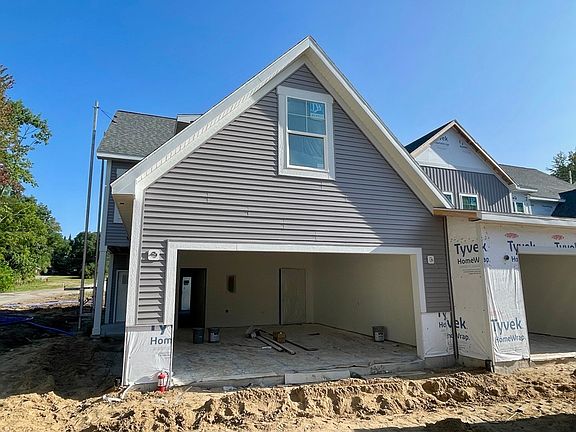 3rd image of 1195 Fairbourne Dr