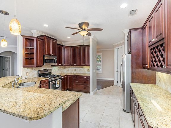 4th image of 113 Palm Cir