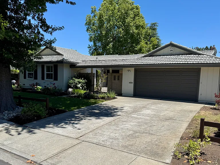 322 Castle Rock Rd — Photo 3