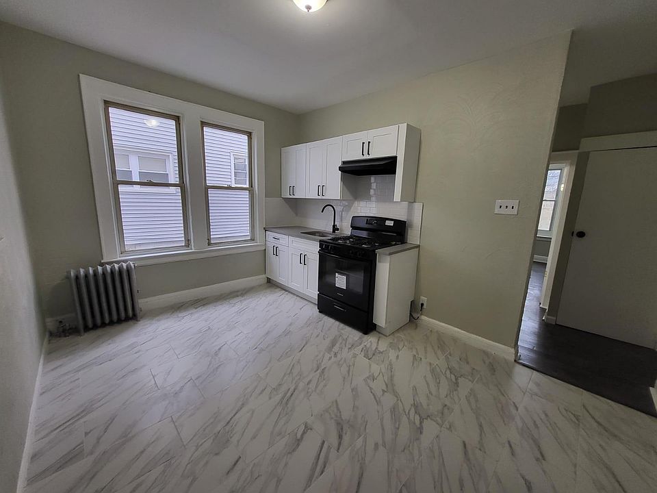 1st image of 9 Underwood St #1L