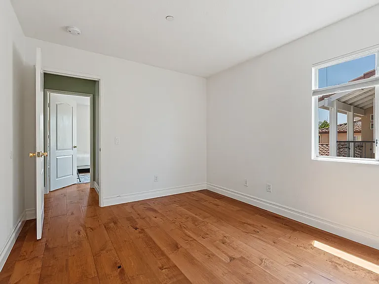 16375 Alipaz Ct — Photo 28