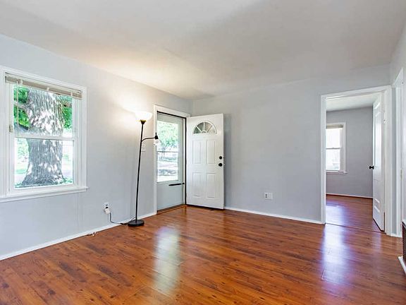 4th image of 5106 N Ogden Ave
