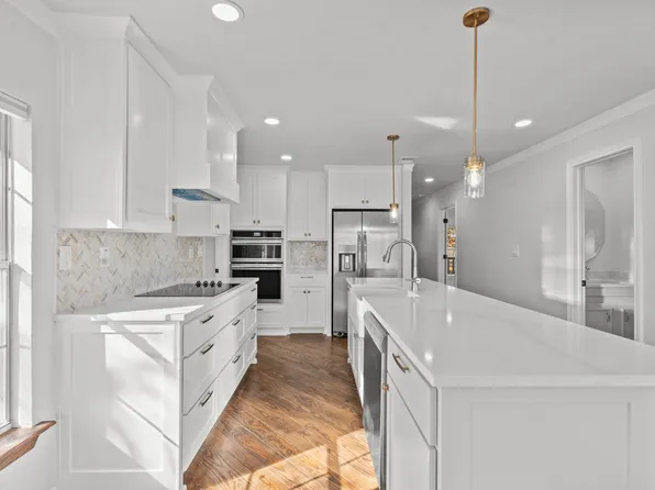 1701 E Lake Dr, Weatherford, TX 76087