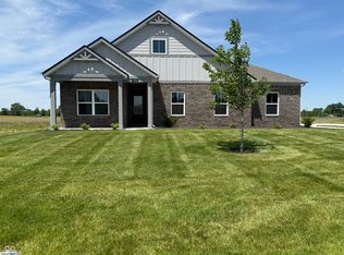 7760 Magnolia St, New Palestine, IN 46163