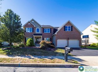 26 Mill Brook Ct, Easton, PA 18045