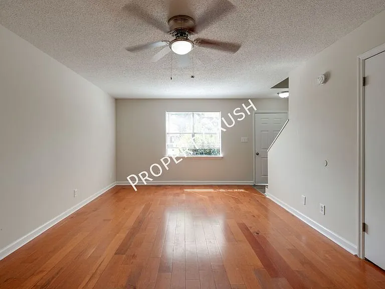 46 Bell Rd #3 — Photo 5