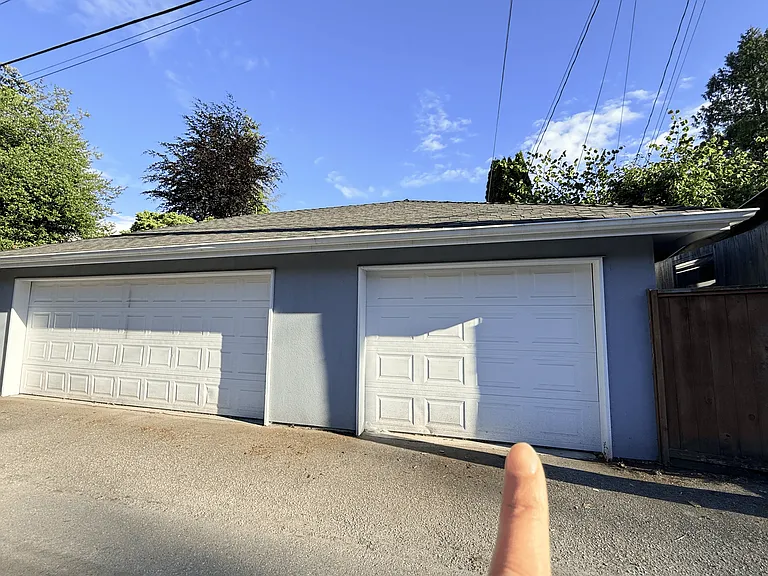 W 35th Ave — Photo 11