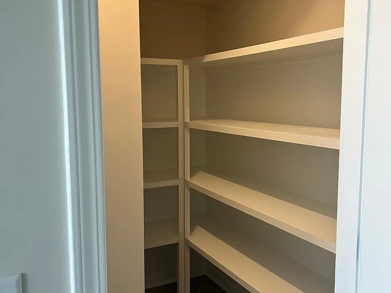 5822 Strathmore Ct — Photo 15