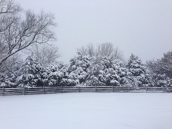 4th image of 366 Autumn Hill Dr