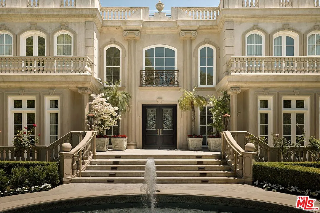 8 bed, 11.0 bath, 12000 sqft, $75,000 — Photo 1