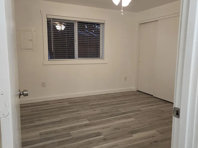 979 Plymouth Dr NE — Photo 18