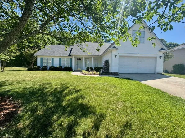 800 Croftwood Dr, Gibsonville, NC 27249