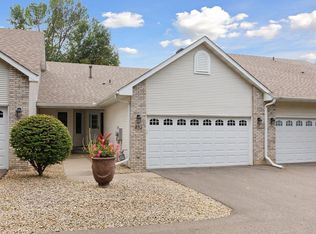 832 Wescott Sq, Eagan, MN 55123