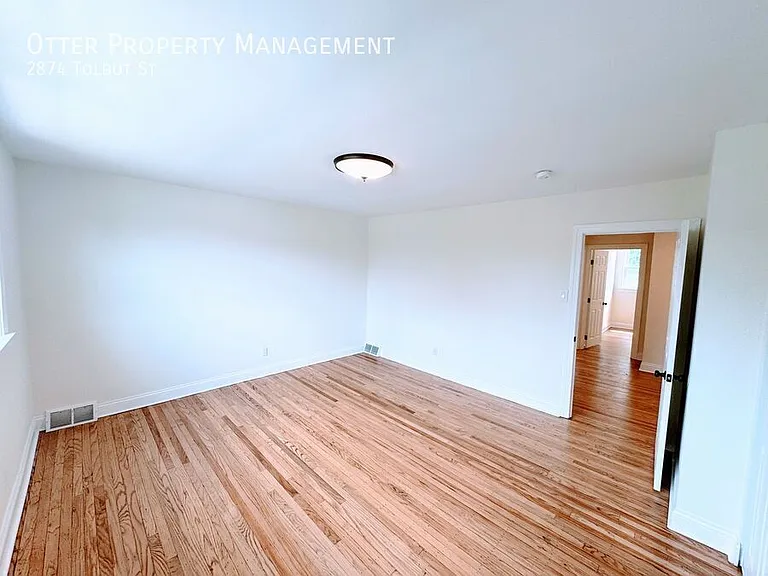 2874 Tolbut St — Photo 21