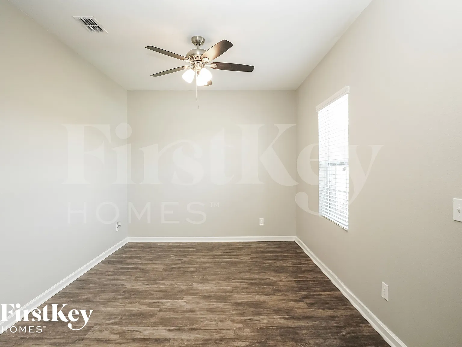 4 bed, 2.5 bath, 2099 sqft, $2,540 — Photo 4