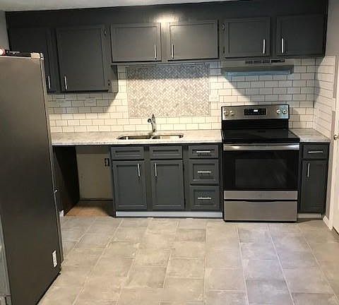 2nd image of 448 Sycamore Dr