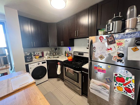 3rd image of 654 Saint Marks Ave APT 2