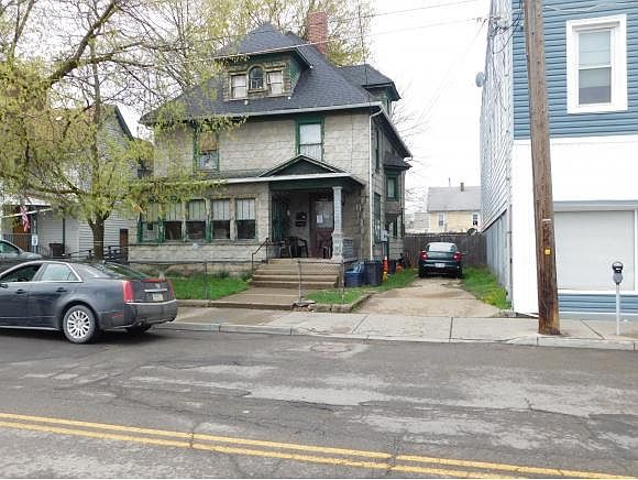 2nd image of 20 Willow St