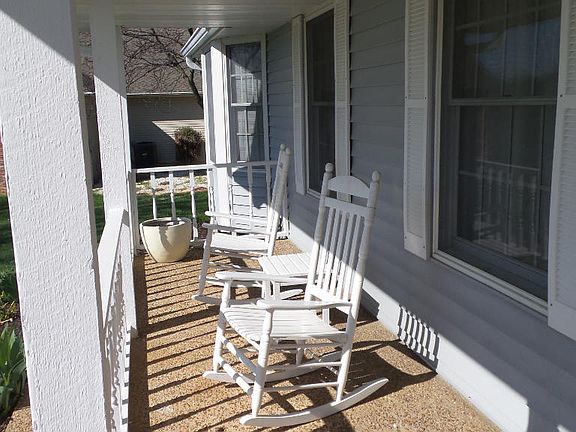 4th image of 2819 Foxdale Dr