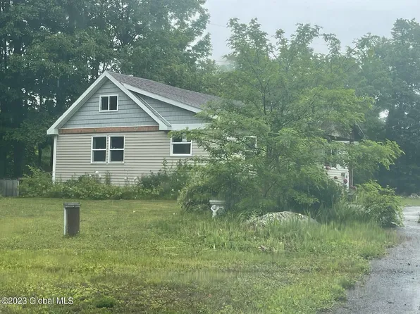 142 Beech St, Mayfield, NY 12117