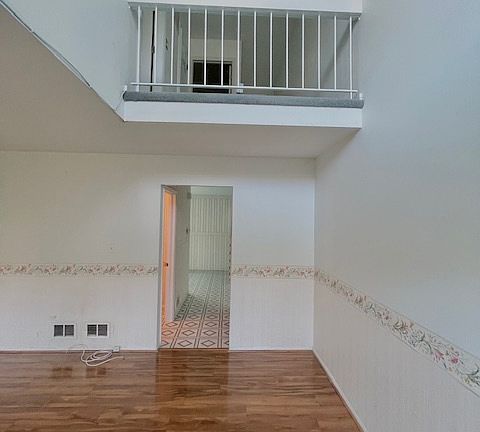 5th image of 610 E Woodfield Trl