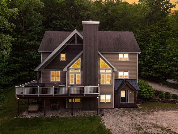 3rd image of 563 Rim Road