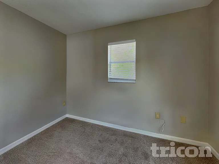 10432 Boyette Creek Blvd — Photo 9