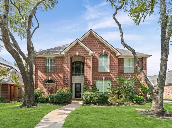 2218 Cypress Run Dr, Sugar Land, TX 77478