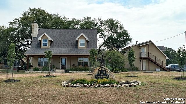 1st image of 400 Saddle Horn Dr