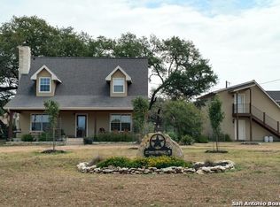 400 Saddle Horn Dr, Bandera, TX 78003