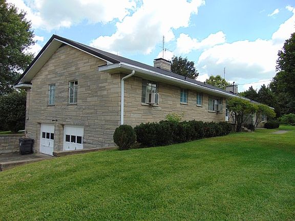 3rd image of 211 Magnolia Dr