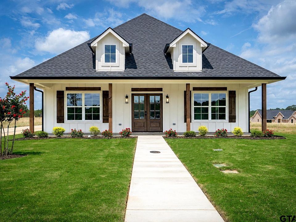 1st image of 470 E Cupit Way
