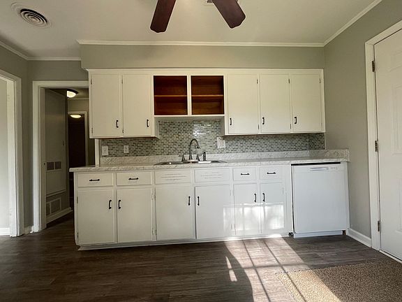 4th image of 701 Buckingham Dr