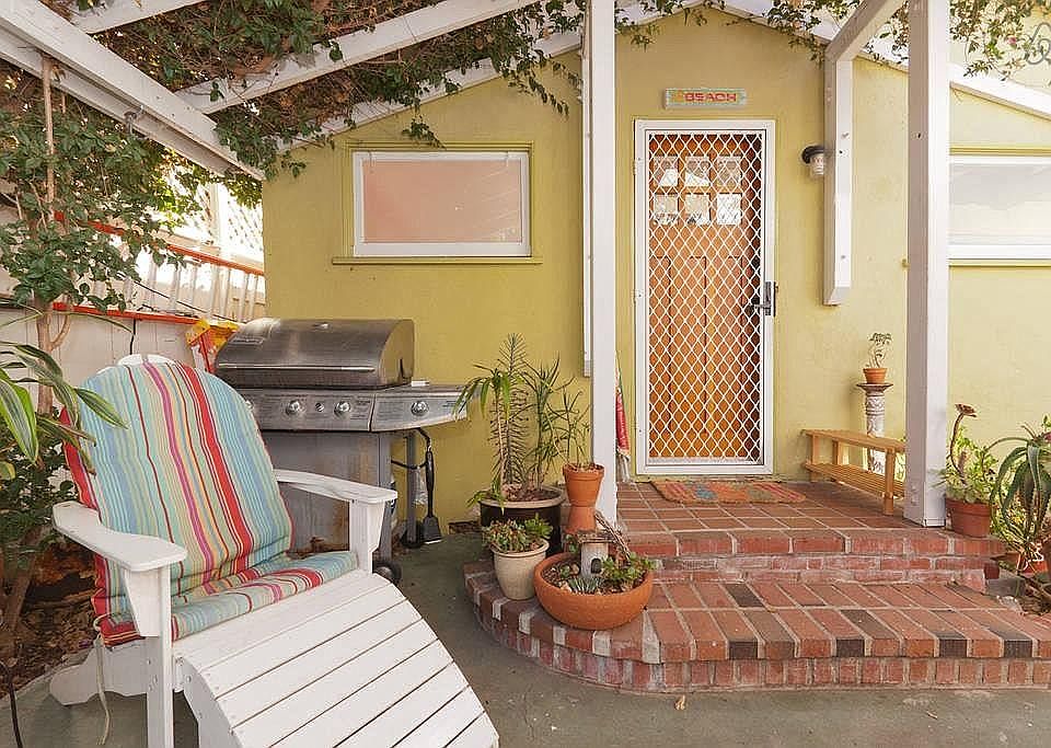 1st image of 702 Angelus Pl