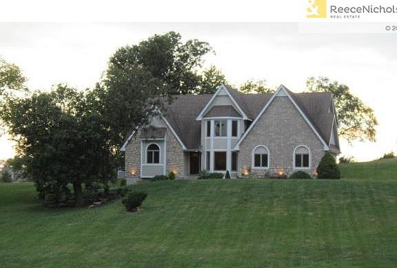 2nd image of 15880 Country Ln