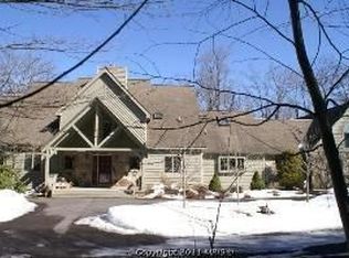 106 Lake Forest Dr, Oakland, MD 21550