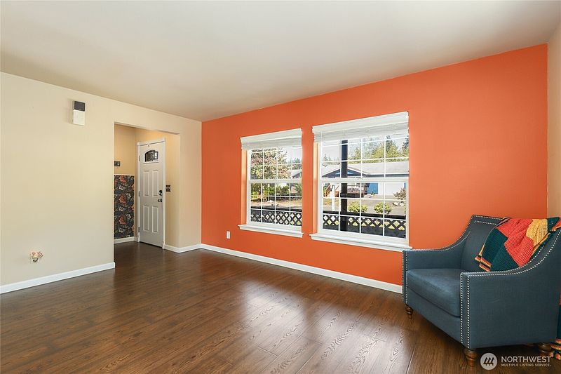 4th image of 360 NE Max William Loop