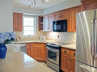 129 Smithfield Ct, Basking Ridge, NJ 07920