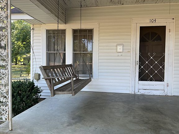 3rd image of 104 S Galveston Ave