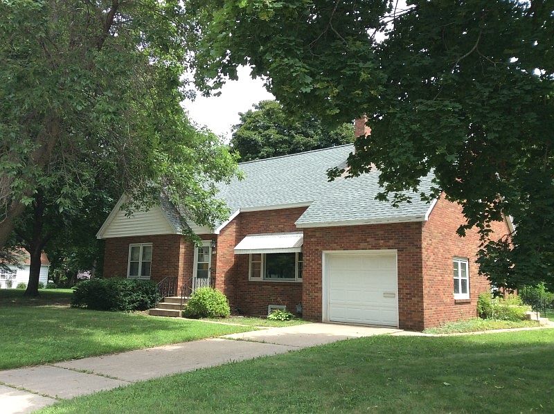 160 1st St, Prairie Du Sac, WI 53578 Zillow